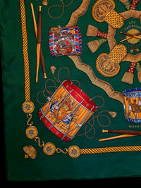Hermès – Carré de Soie "Les Tambours" 90×90 cm – 1989