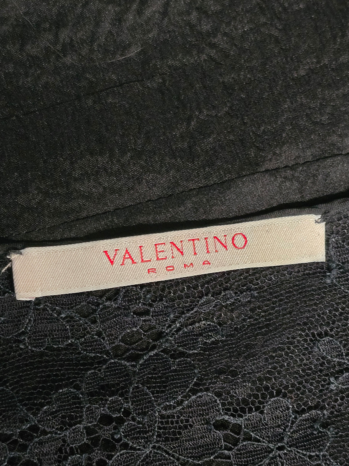 Valentino – Robe en Crêpe de Soie Noire – Décolleté Plongeant – T36/38