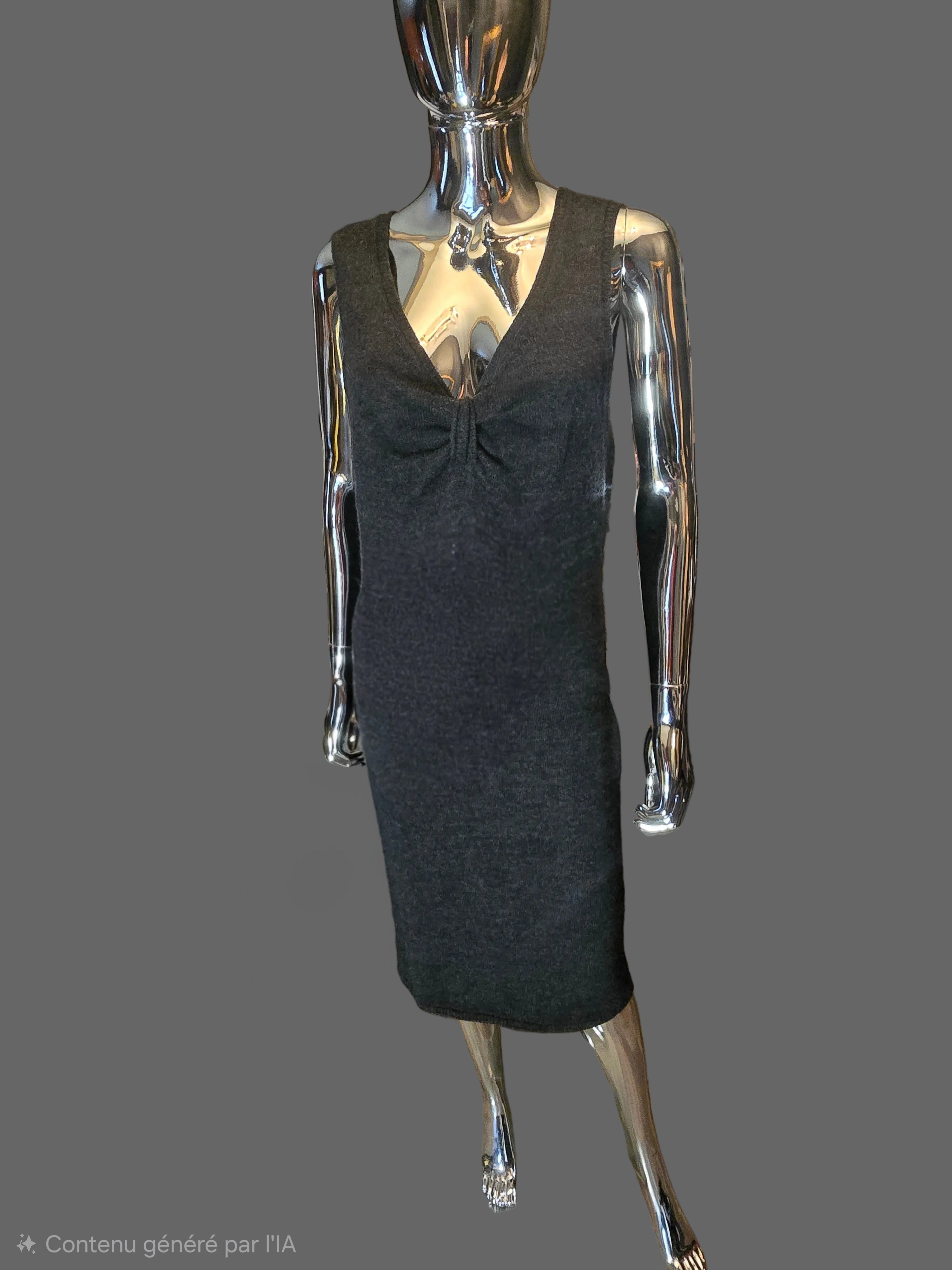 Dolce & Gabbana Robe Longue Grise en Laine T40