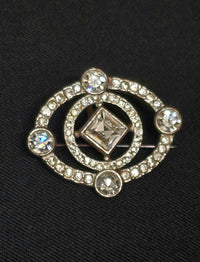Yves Saint Laurent Broche Argentée & Cristal Années 2000