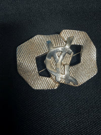 Yves Saint Laurent Broche Métal Argenté Rayures Siglée YSL Années 2000