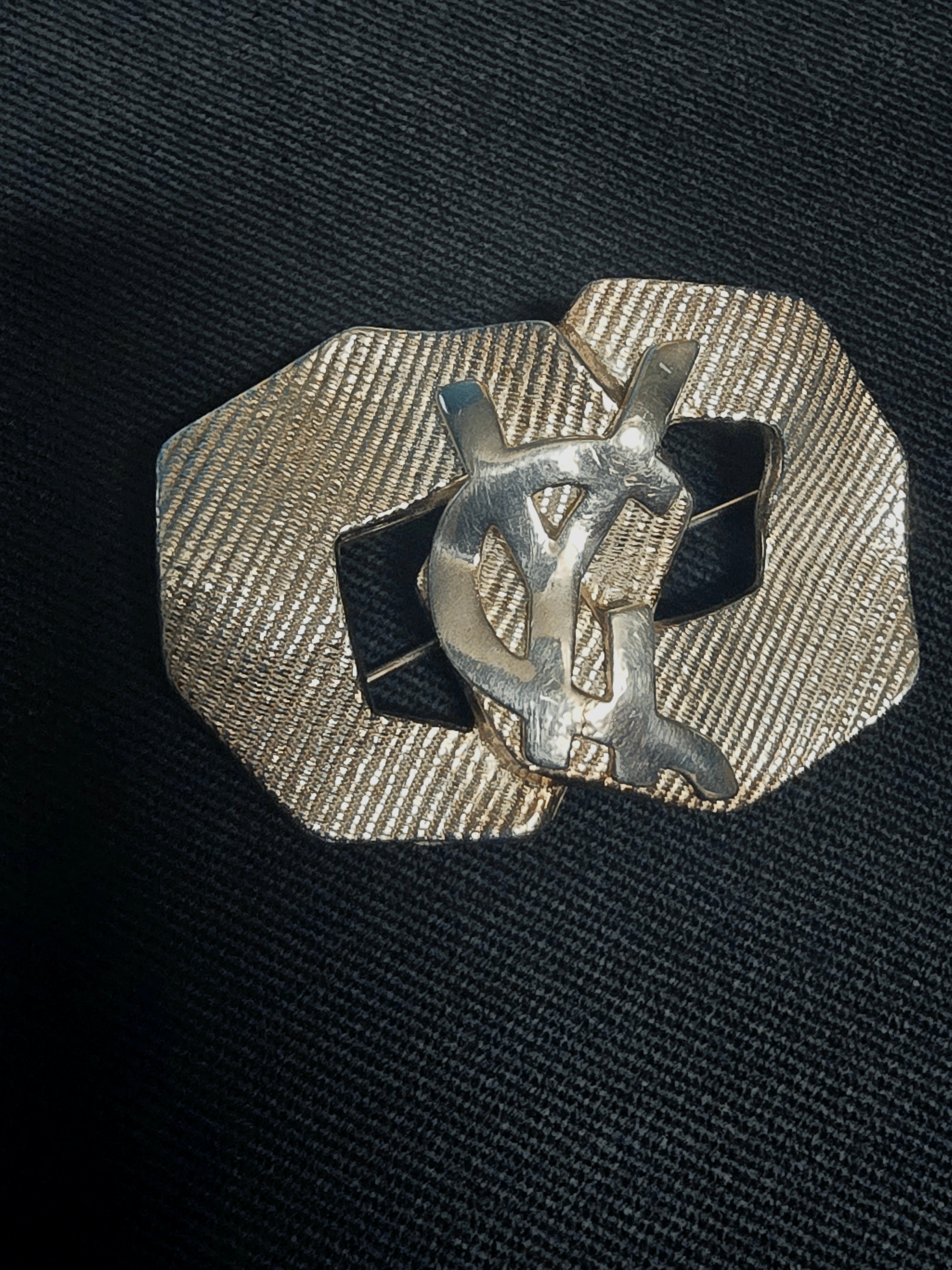 YSL broche argentée