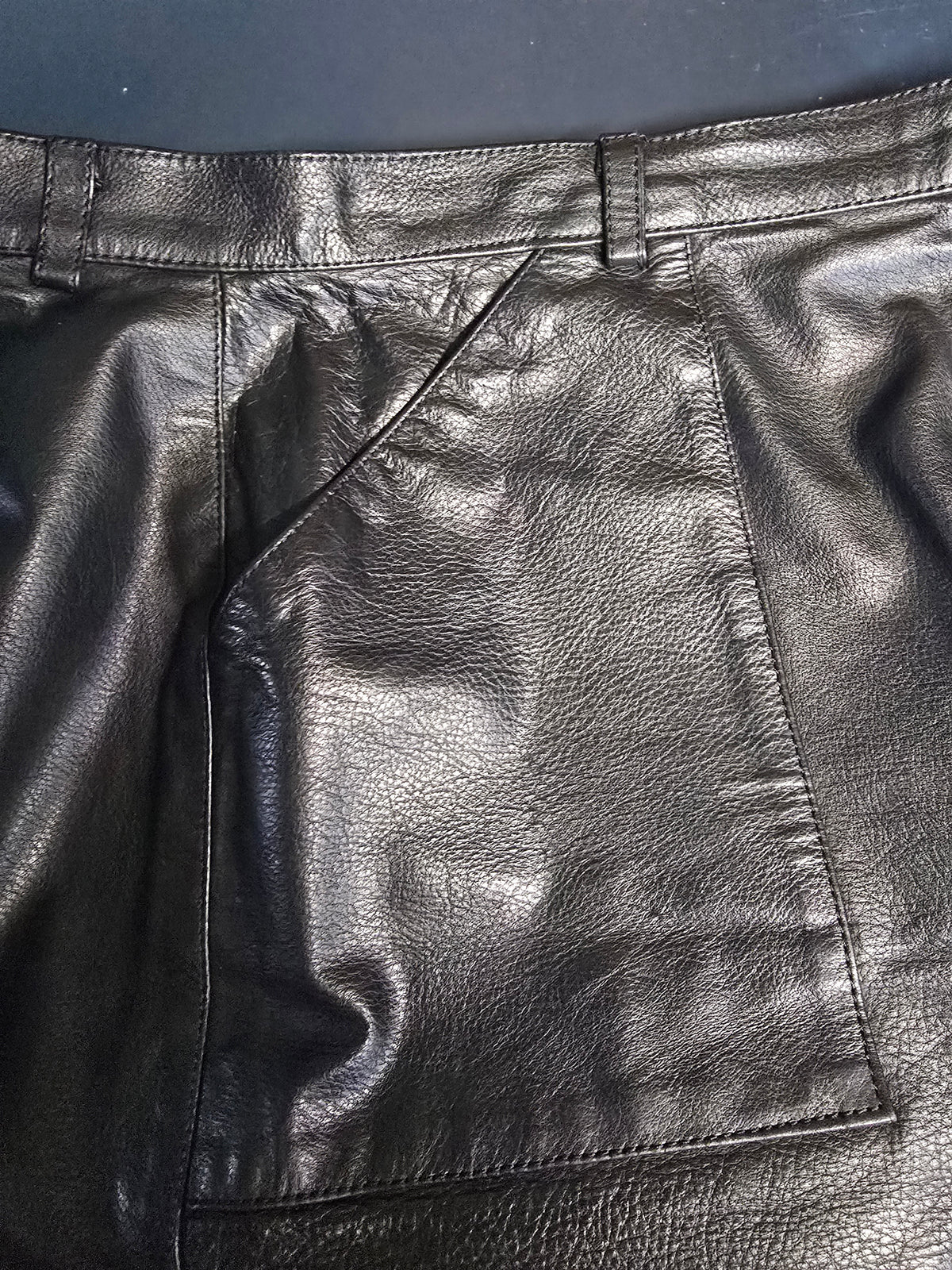 Jupe en cuir vintage Versace - L.F Lusso