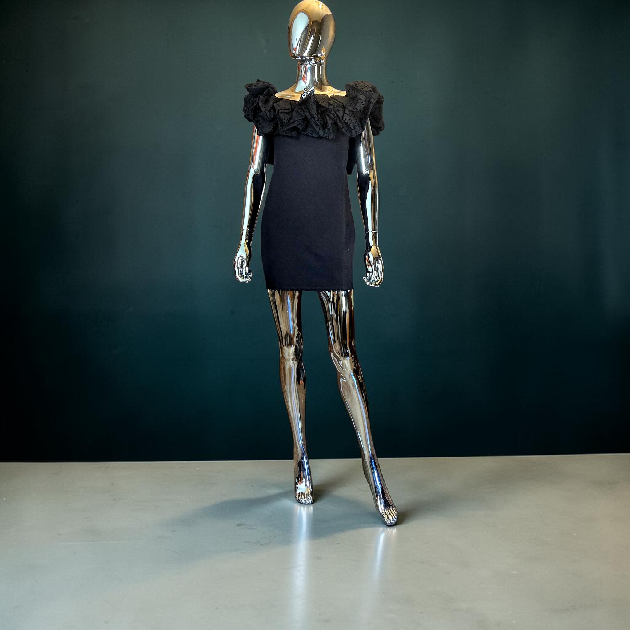 robe courte noire décolleté frou-frou Alexandre Vauthier - L.F Lusso