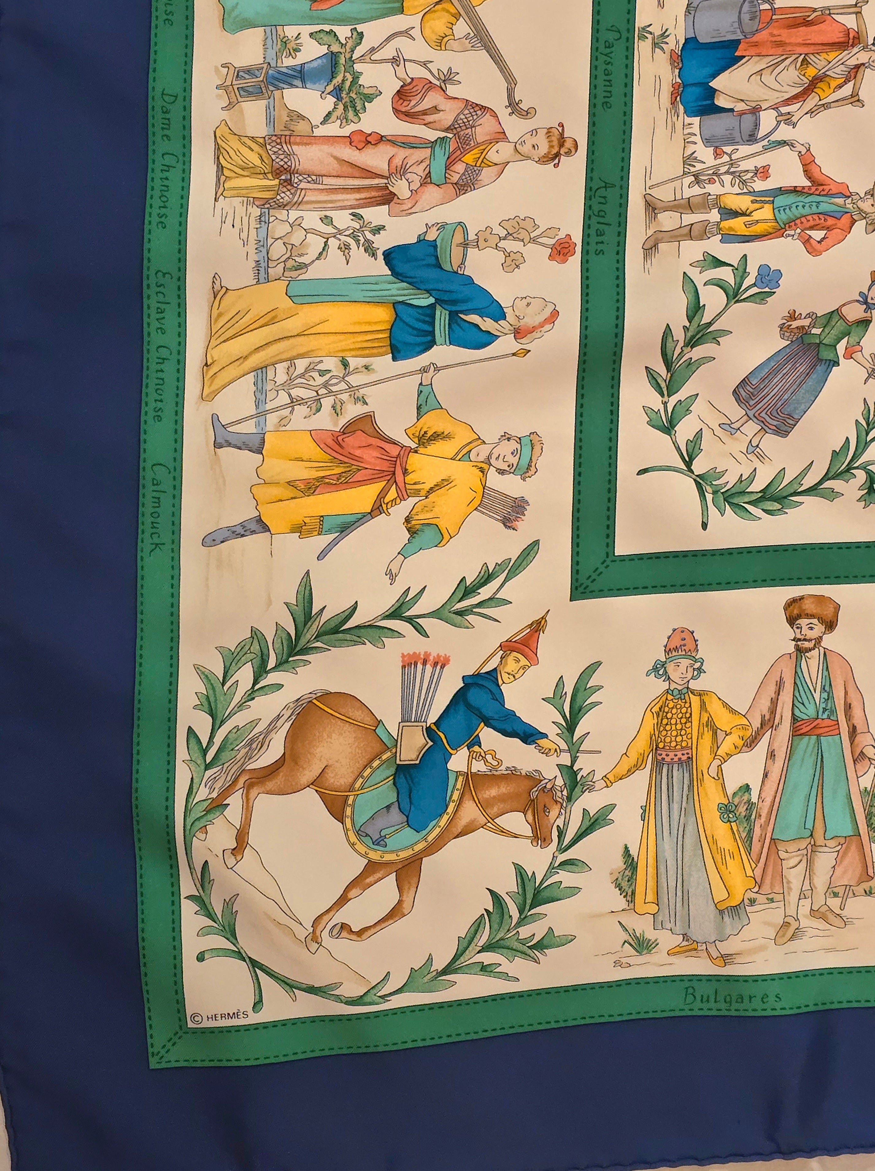 Hermès "costumes civils actuels" carré de soie