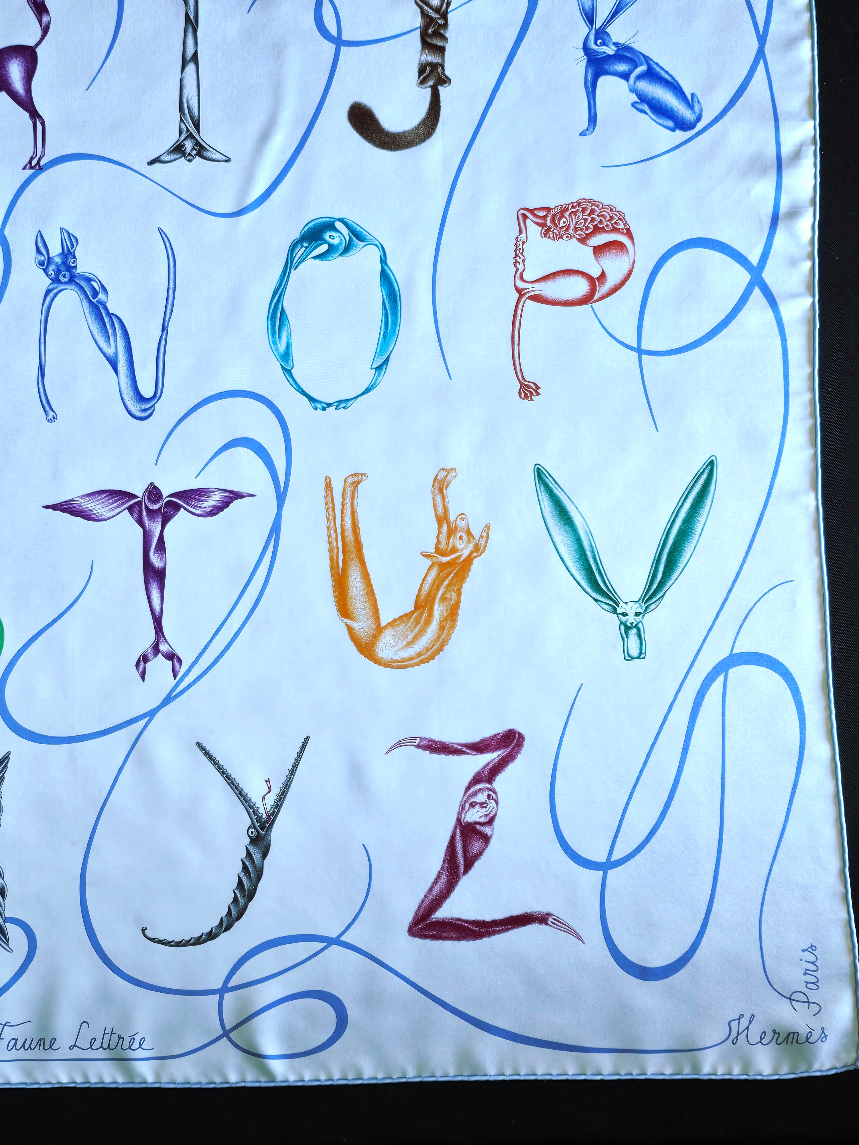 Hermès "faune létrée" carréde soie