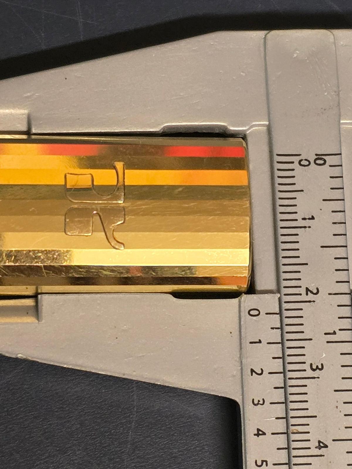 Courrèges Briquet Doré à Facettes Années 80