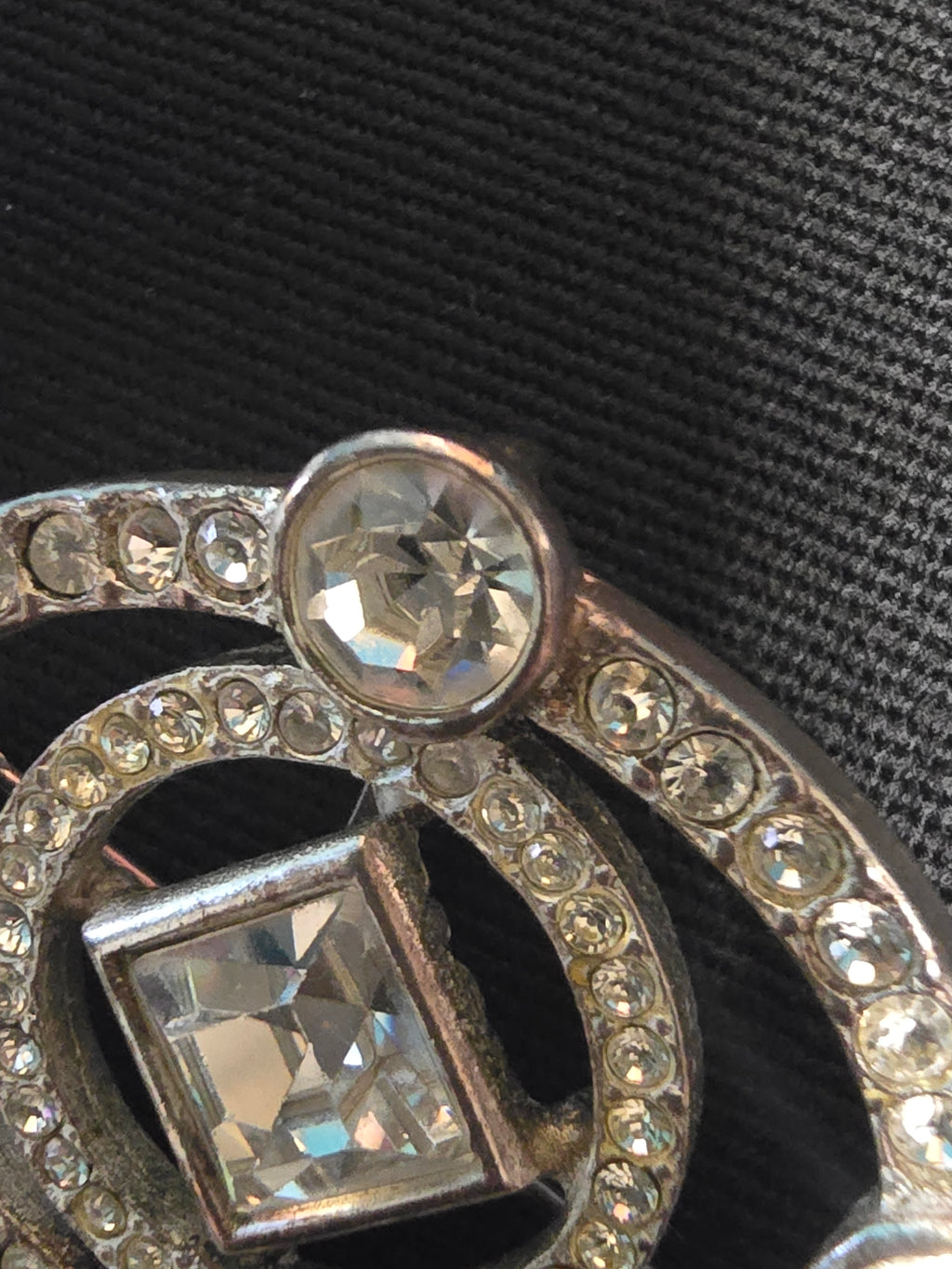 Yves Saint Laurent Broche Argentée & Cristal Années 2000