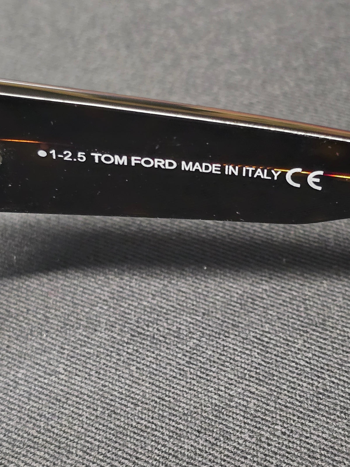 Tom Ford Lunettes de Soleil Marron Foncé Verres Fumés – Neuves