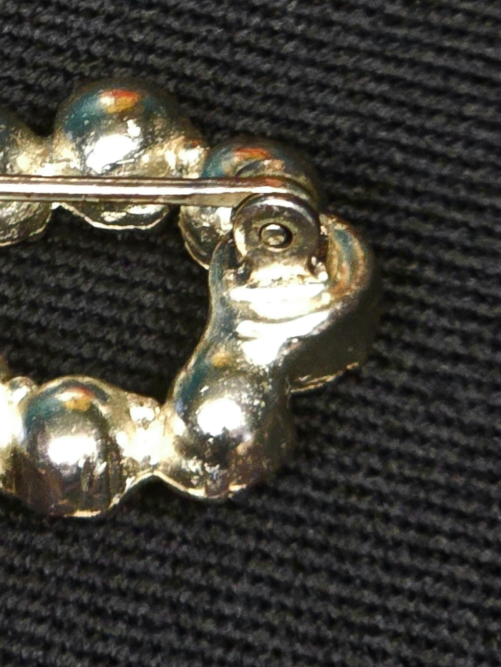 YSL broche coeur et noeud