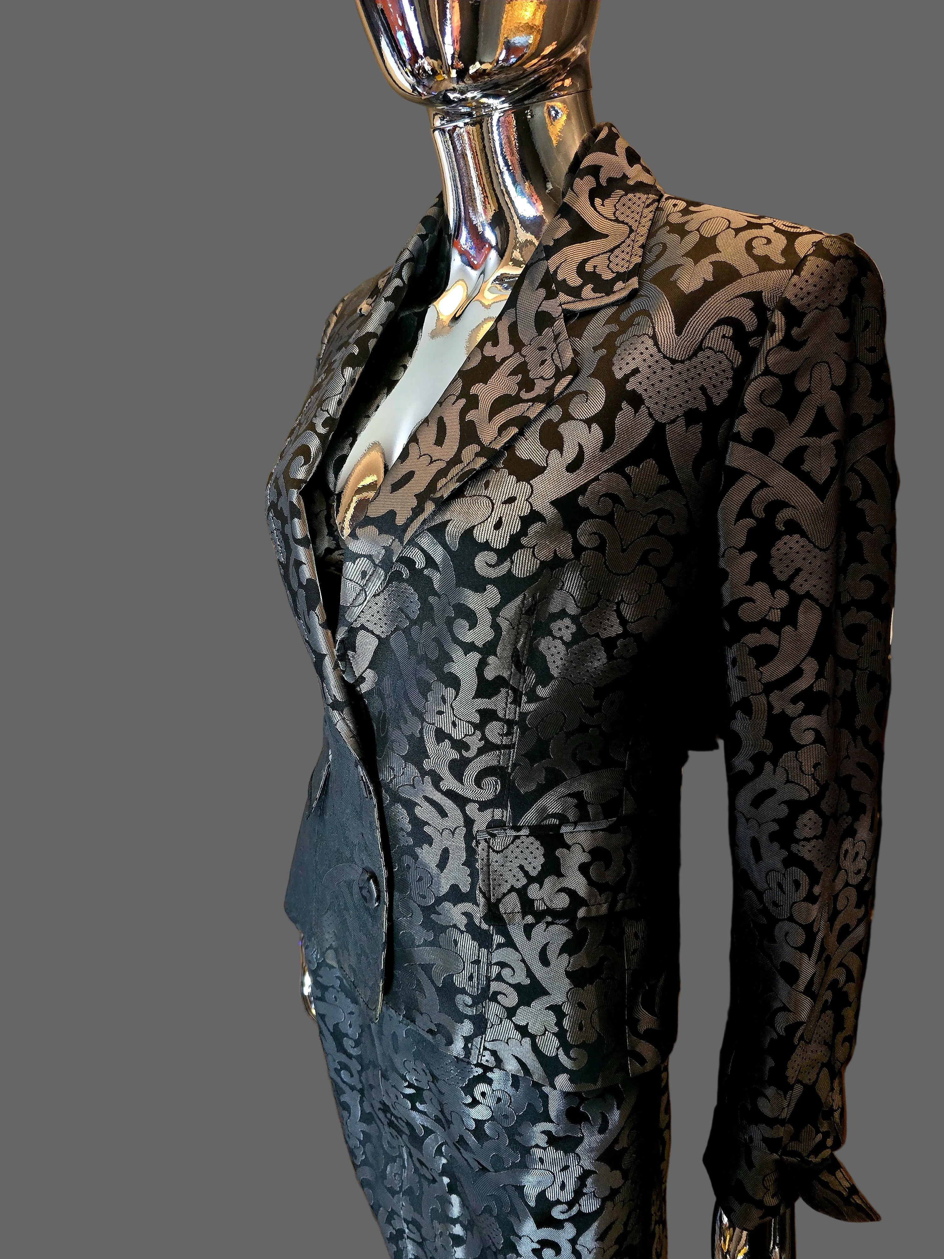 Gianfranco Ferré — Tailleur Jupe Gris Argent & Noir Vintage T38