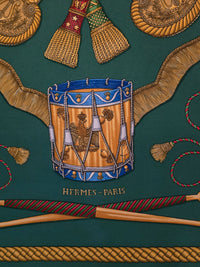 Hermès – Carré de Soie "Les Tambours" 90×90 cm – 1989