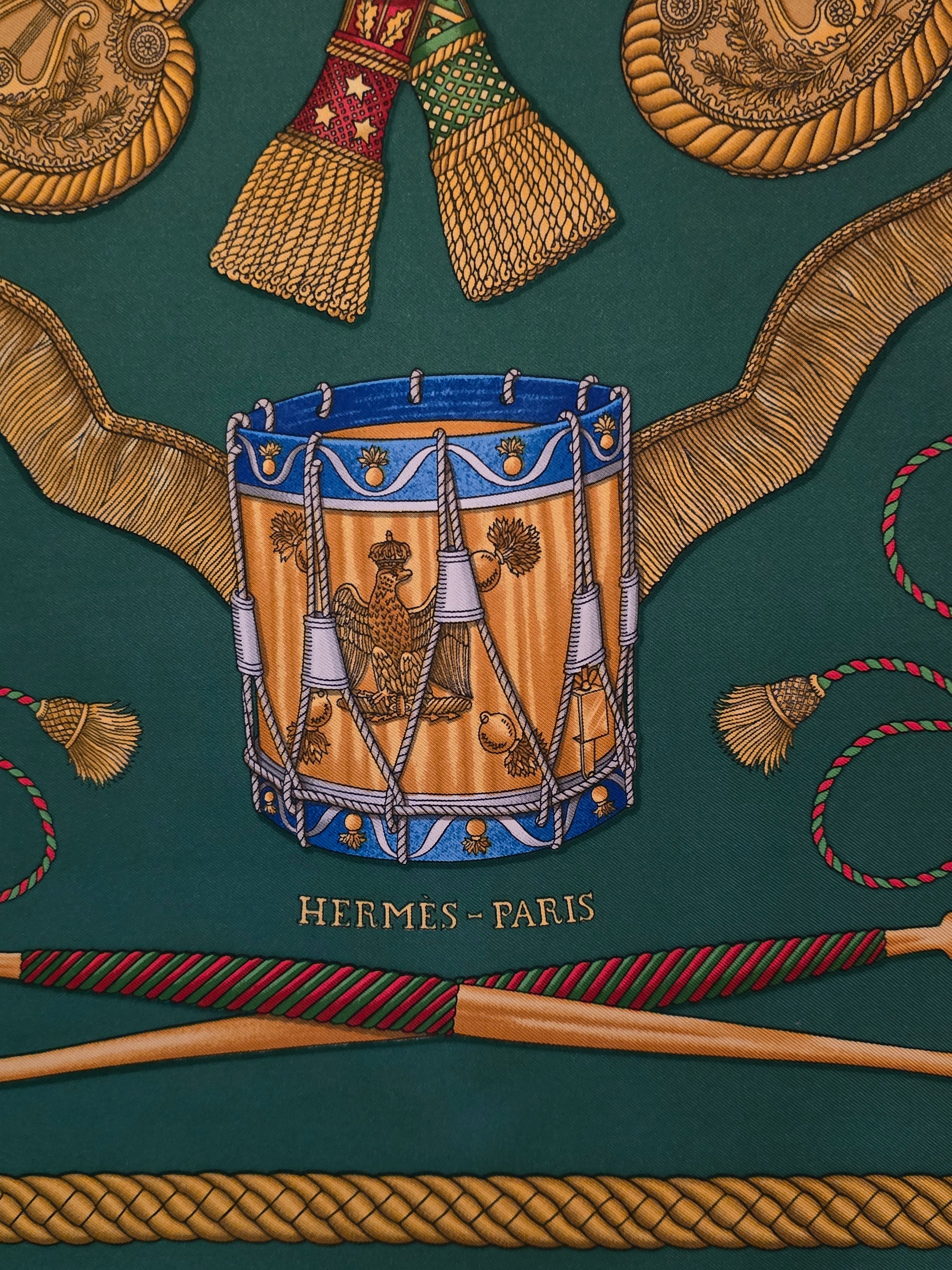 Hermès "les tambours" carré de soie