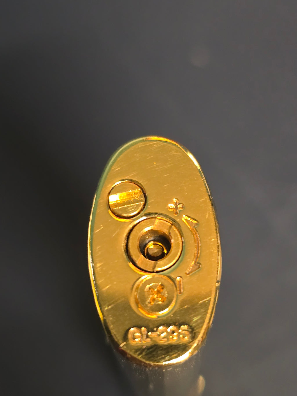 Courrèges Briquet Doré à Facettes Années 80