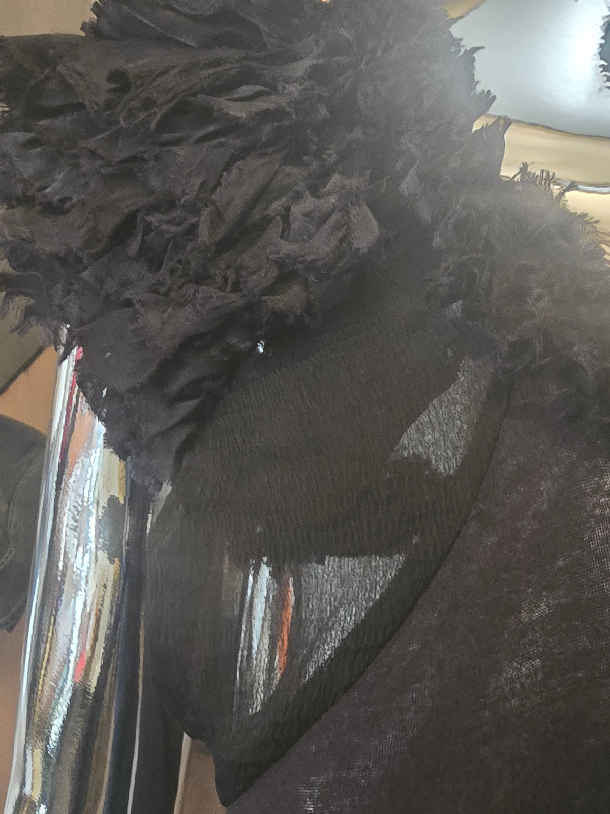 Valentino — T-shirt Noir Voile & Froufrous Épaules T38