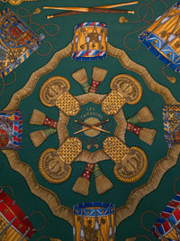 Hermès – Carré de Soie "Les Tambours" 90×90 cm – 1989