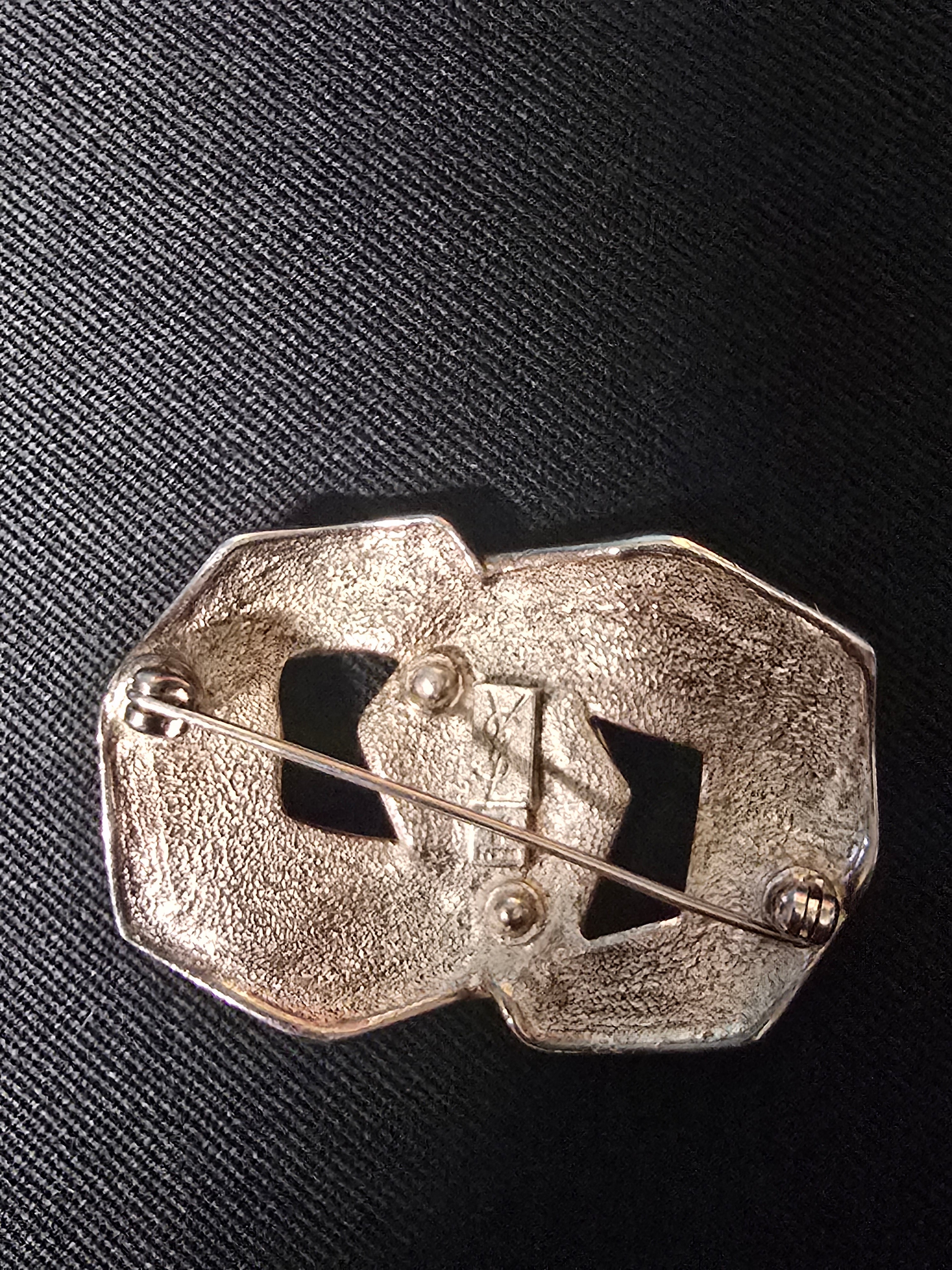 YSL broche argentée