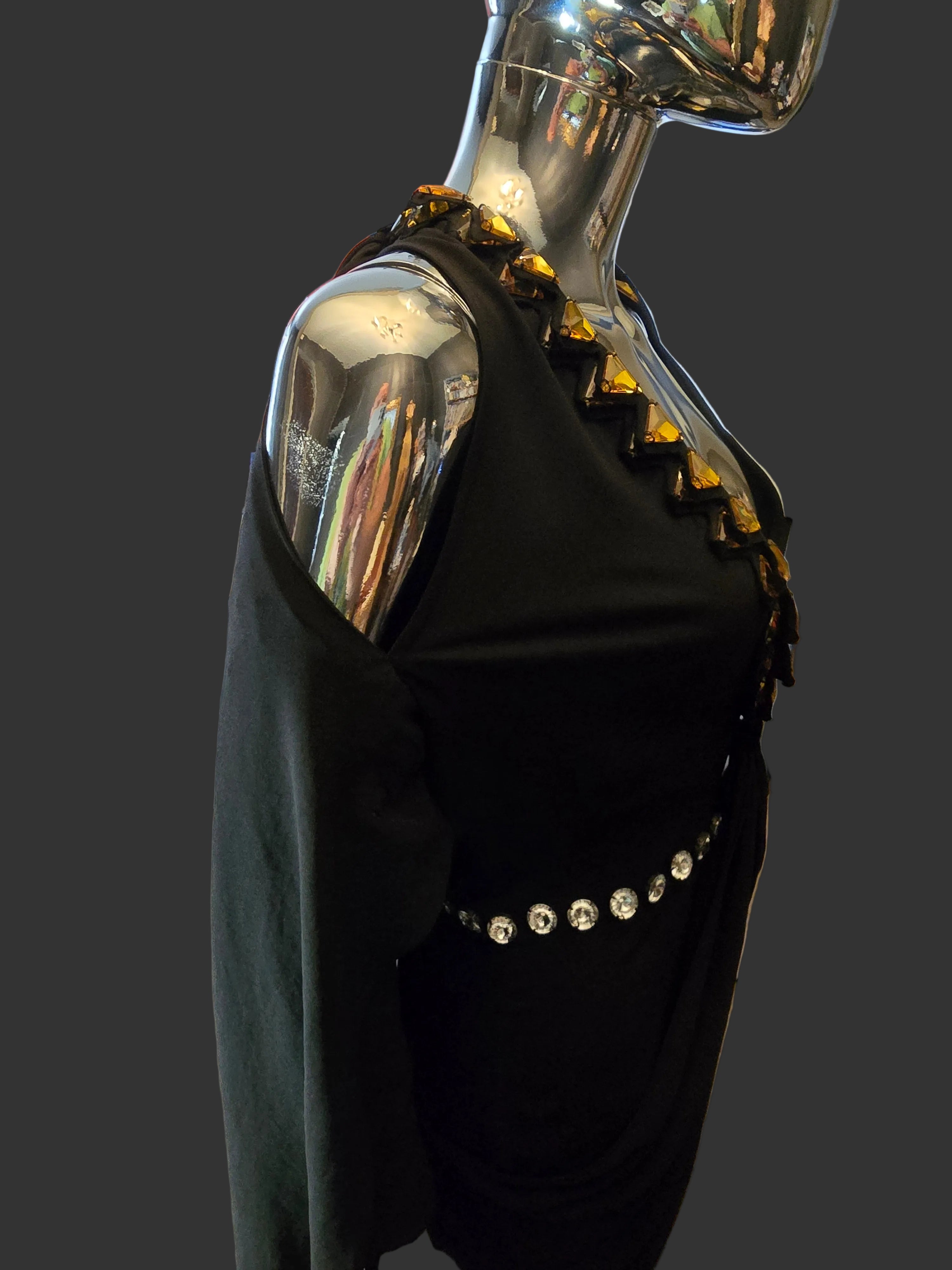 Givenchy – Robe de Soirée Épaules Dénudées & Triangles Dorés – T38