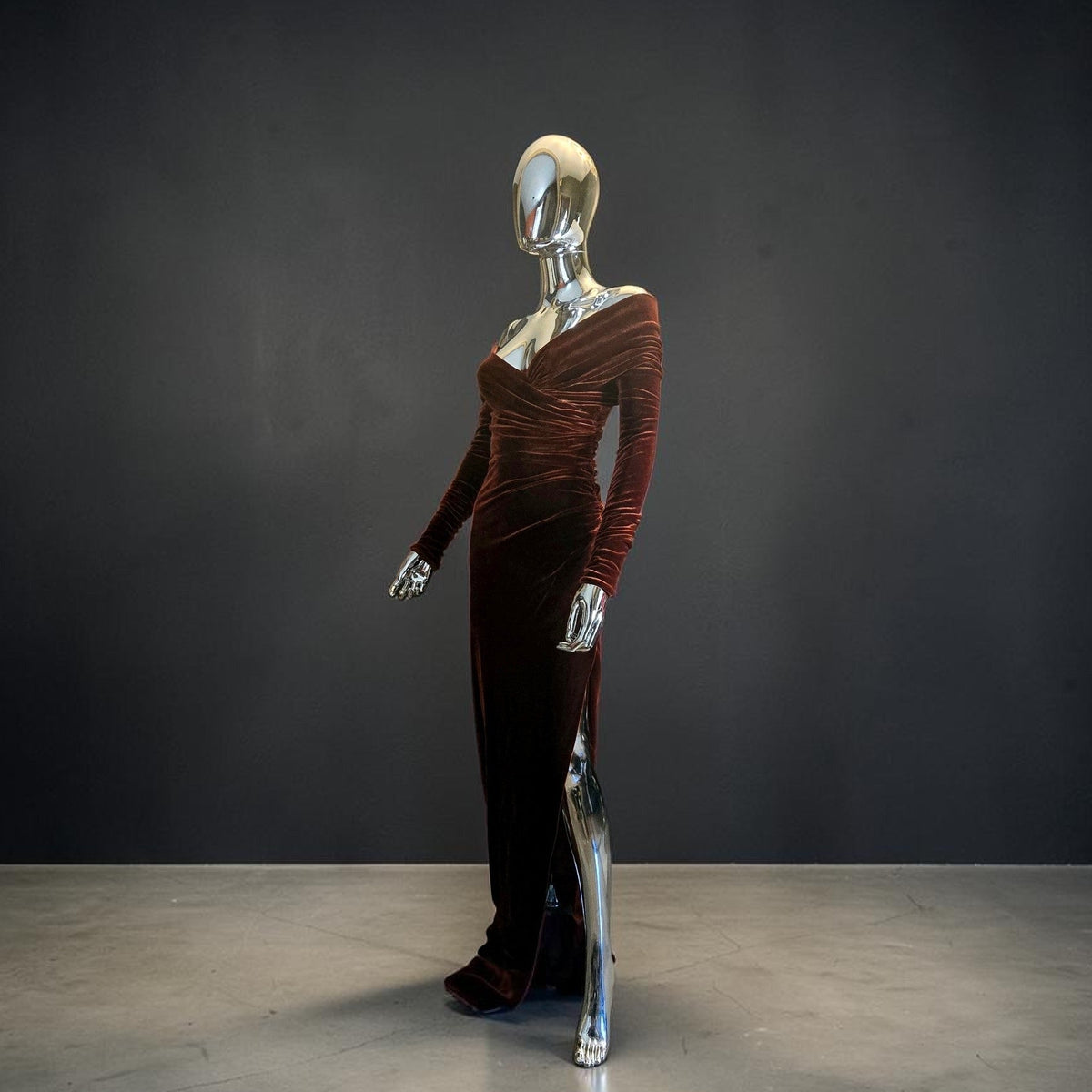 Robe de défilé en velours marron Alexandre Vauthier - L.F Lusso