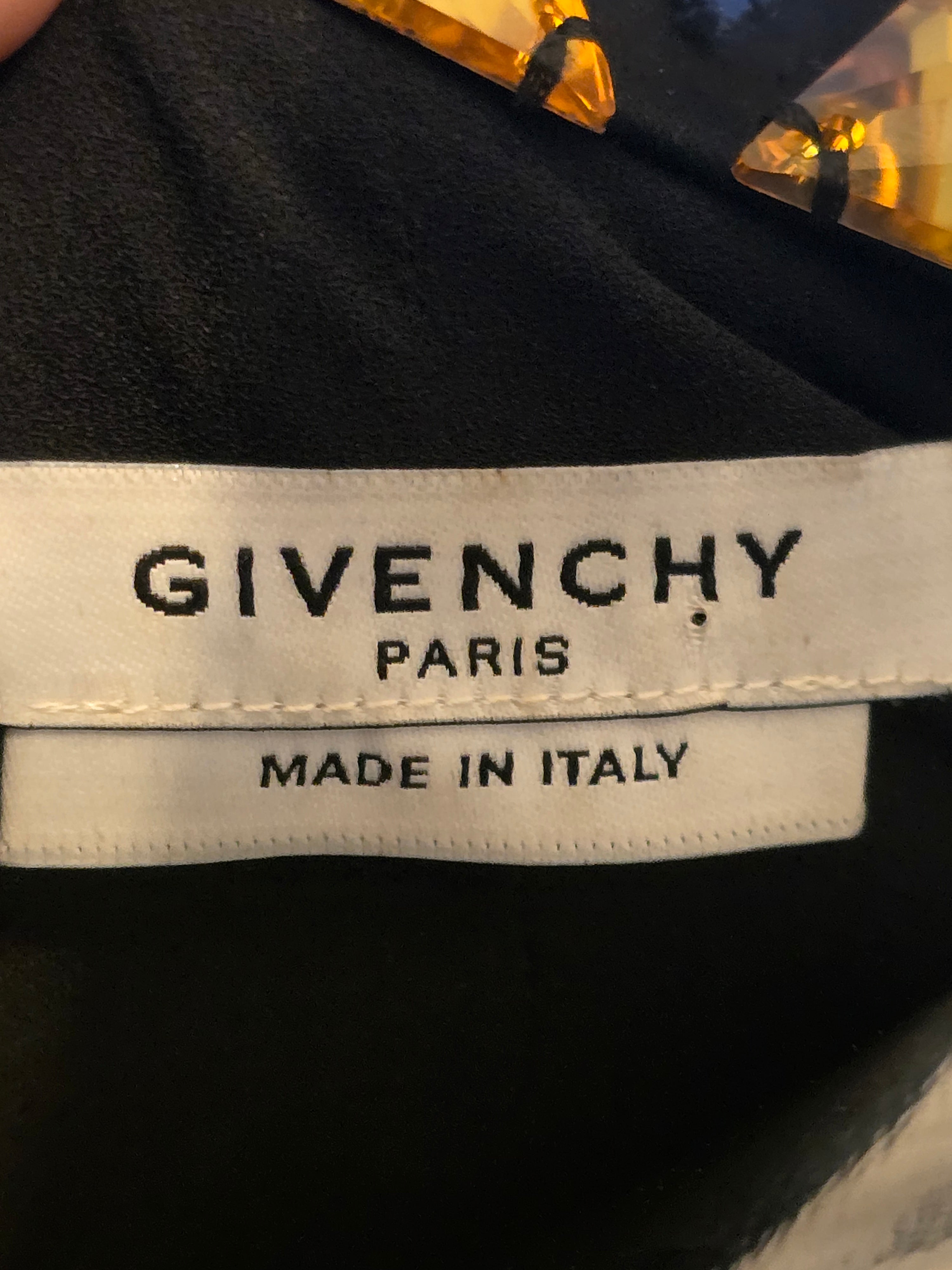 Givenchy – Robe de Soirée Épaules Dénudées & Triangles Dorés – T38