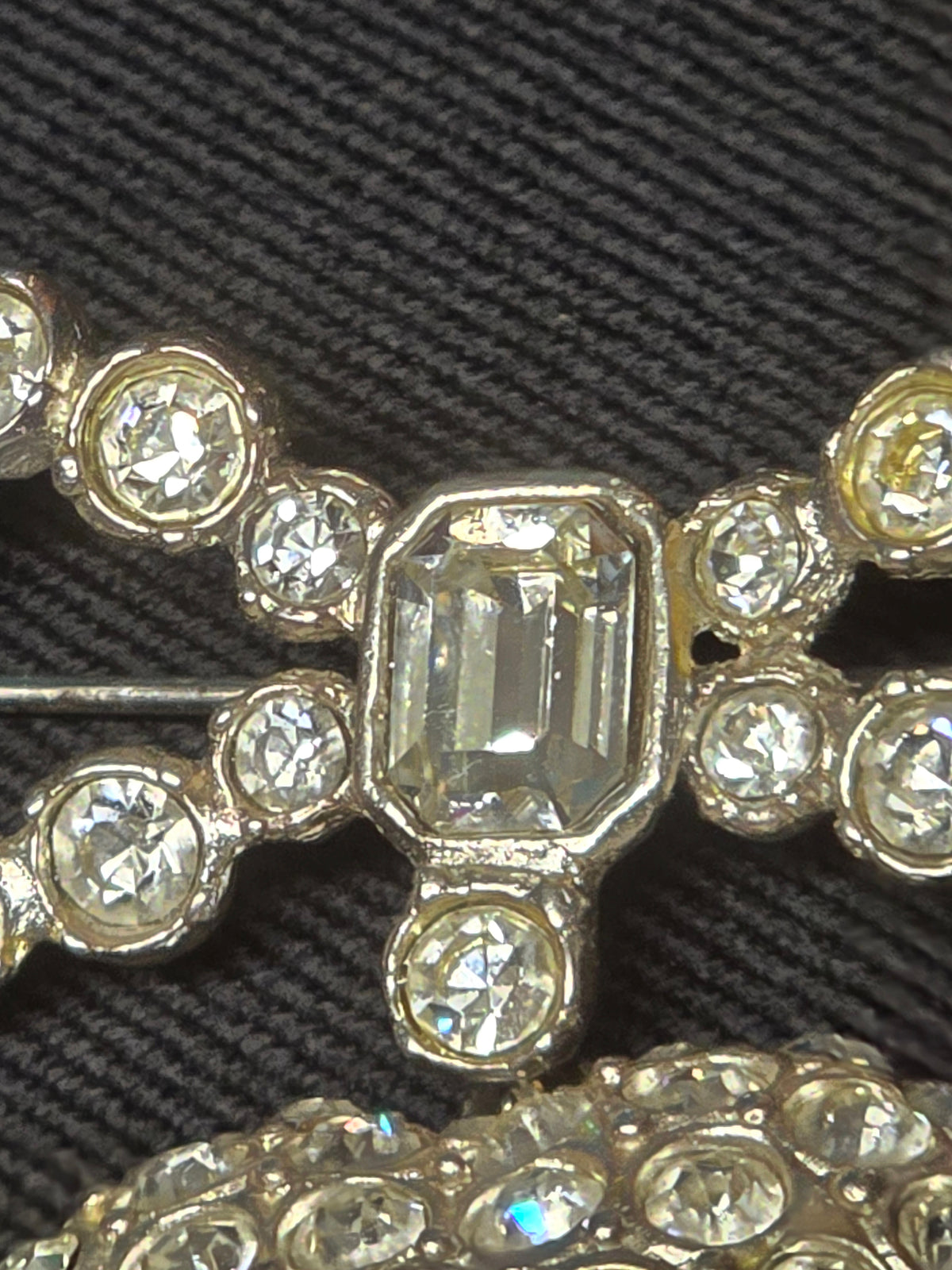 Yves Saint Laurent Broche Cœur & Nœud Argentée Cristal Années 2000