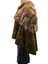 Anna Maria – Cape Asymétrique Velours & Col Renard – Taille M/L