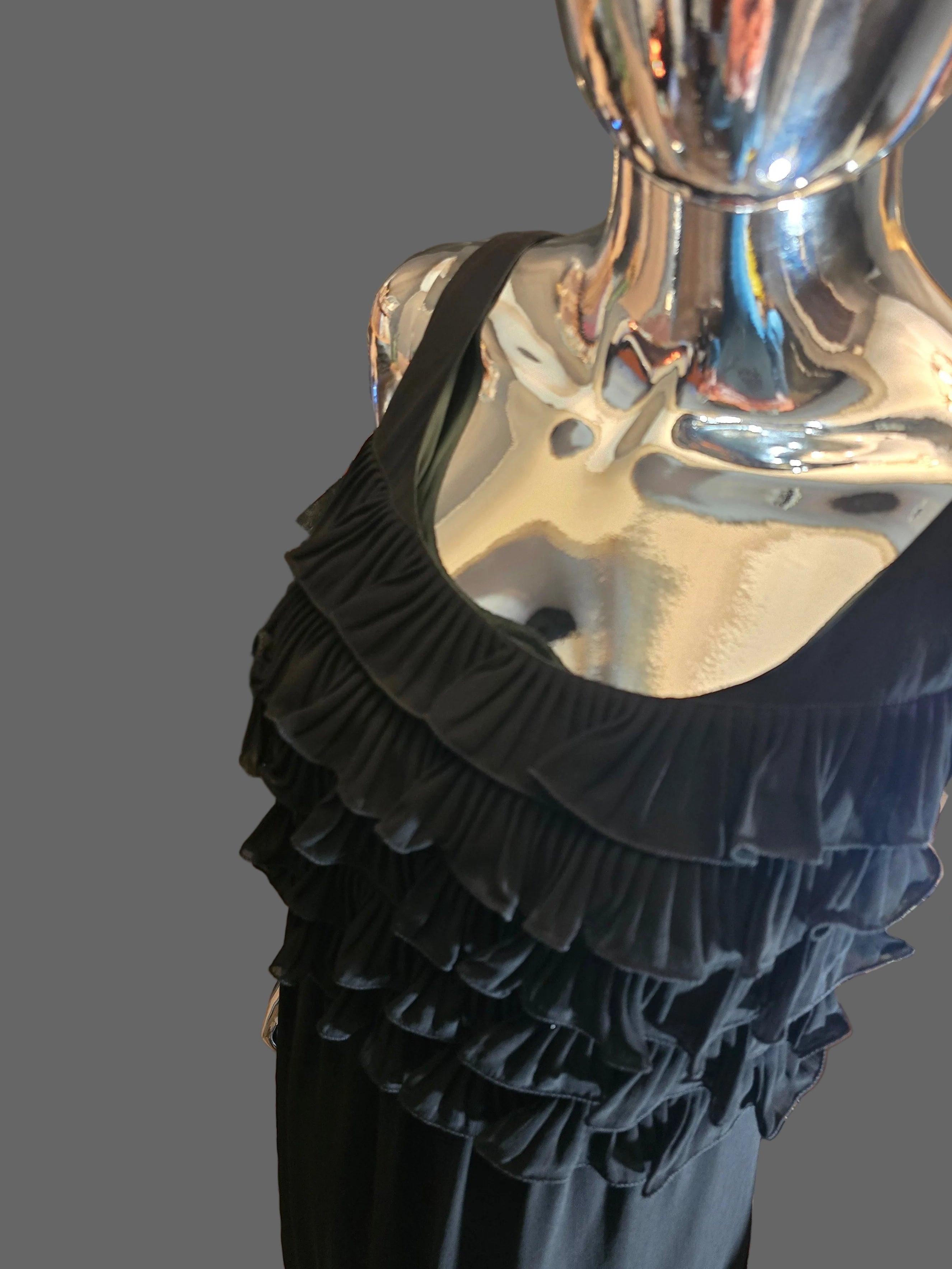 Valentino Oliver – Robe Courte Noire Frou-Frous au Buste – T40 (porté oversize T38)