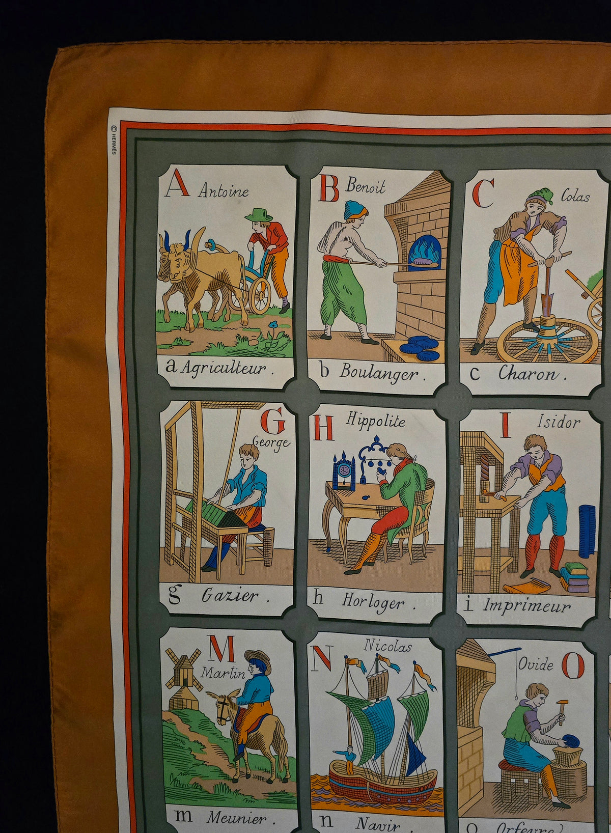 Hermès – Carré de Soie "L'Alphabet des Métiers" 90×90 cm