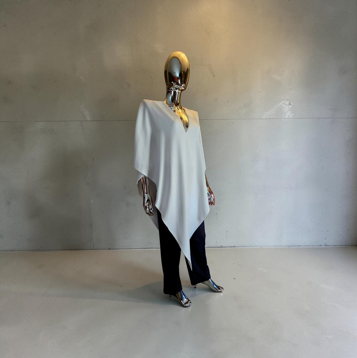 poncho de luxe blanc neuf -L.F Lusso